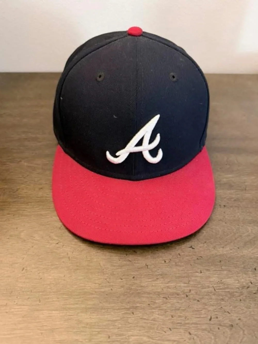 Atlanta Braves Fitted Hat - Picture 1 of 2